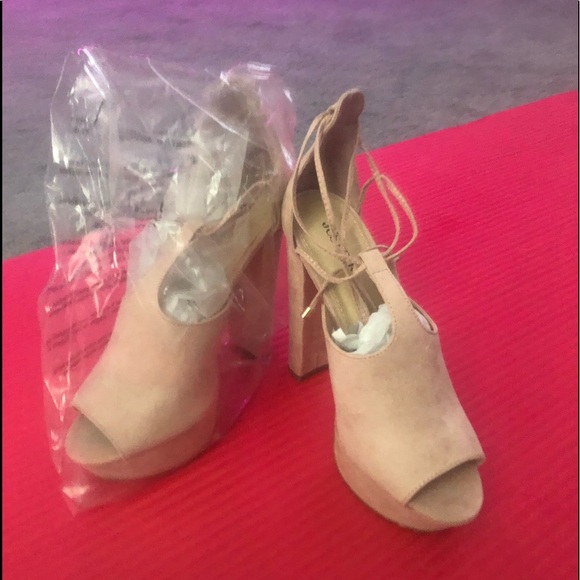 Just Fab! Brand New! Pink Platforms! - Picture 9 of 9